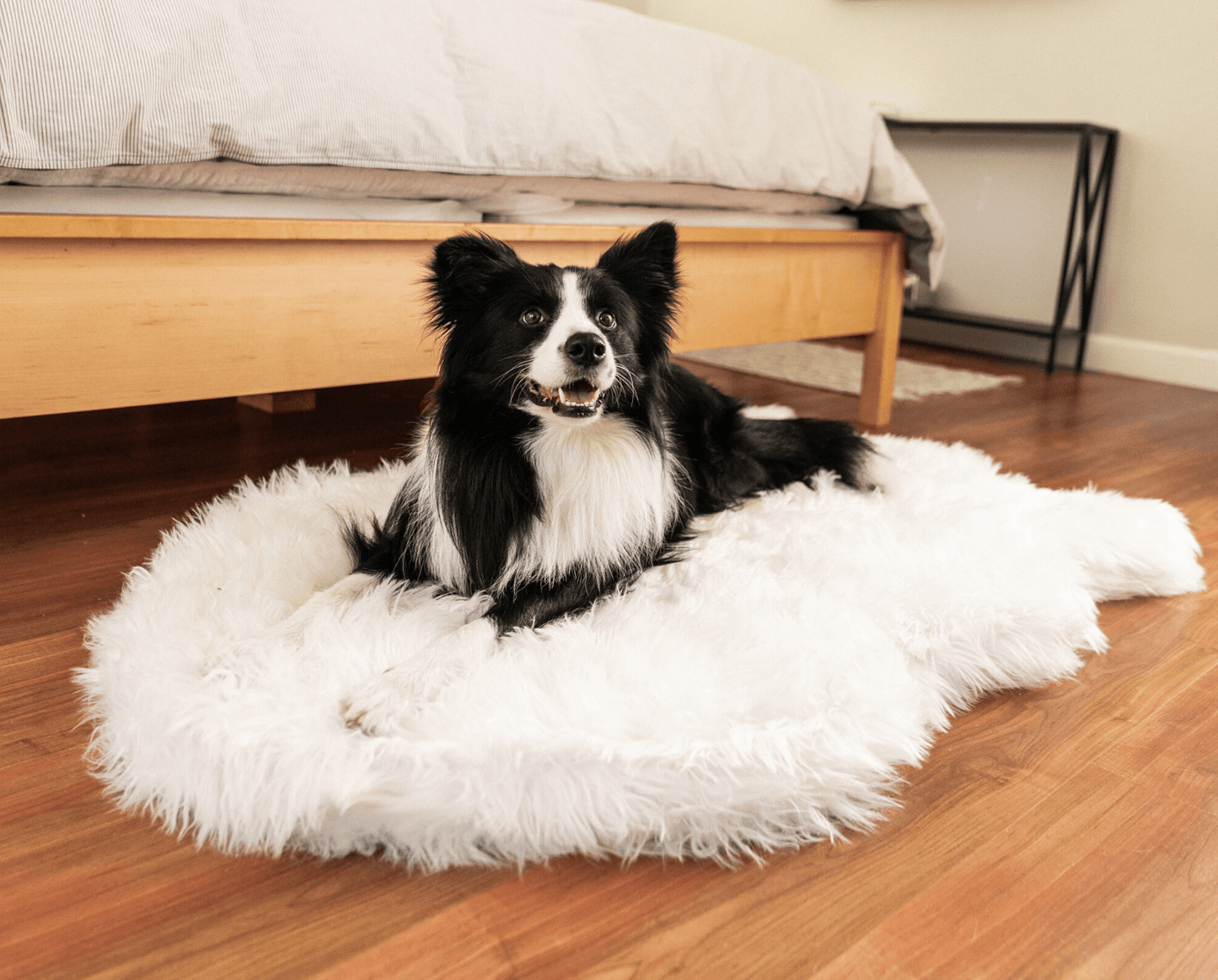 PupRug Faux Fur Orthopedic Dog Bed - Curve Polar White
