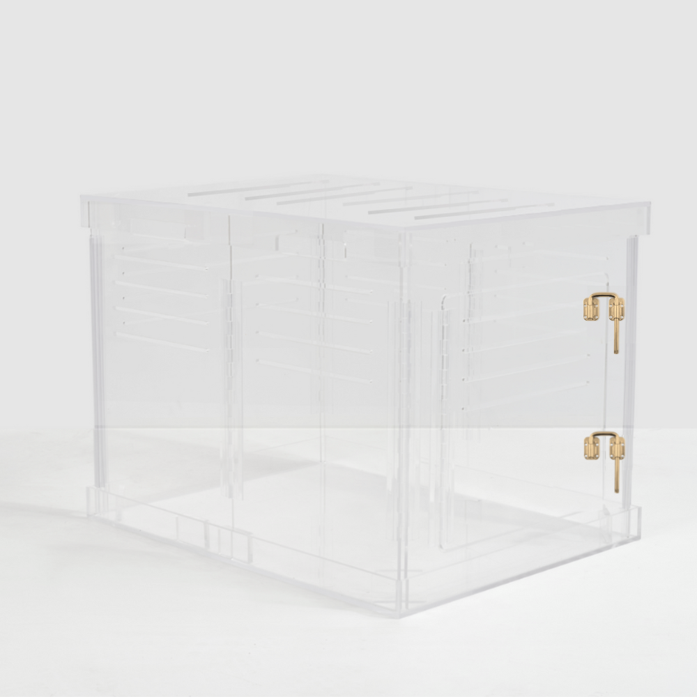 Large Crate (Gold Latch)