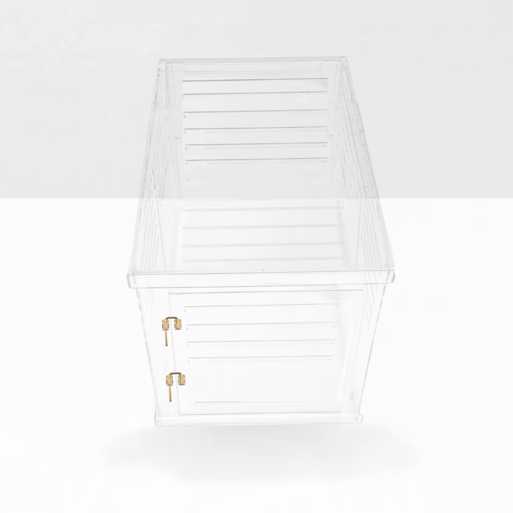 Large Crate (Gold Latch)