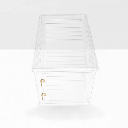 Medium Crate (Gold Latch)