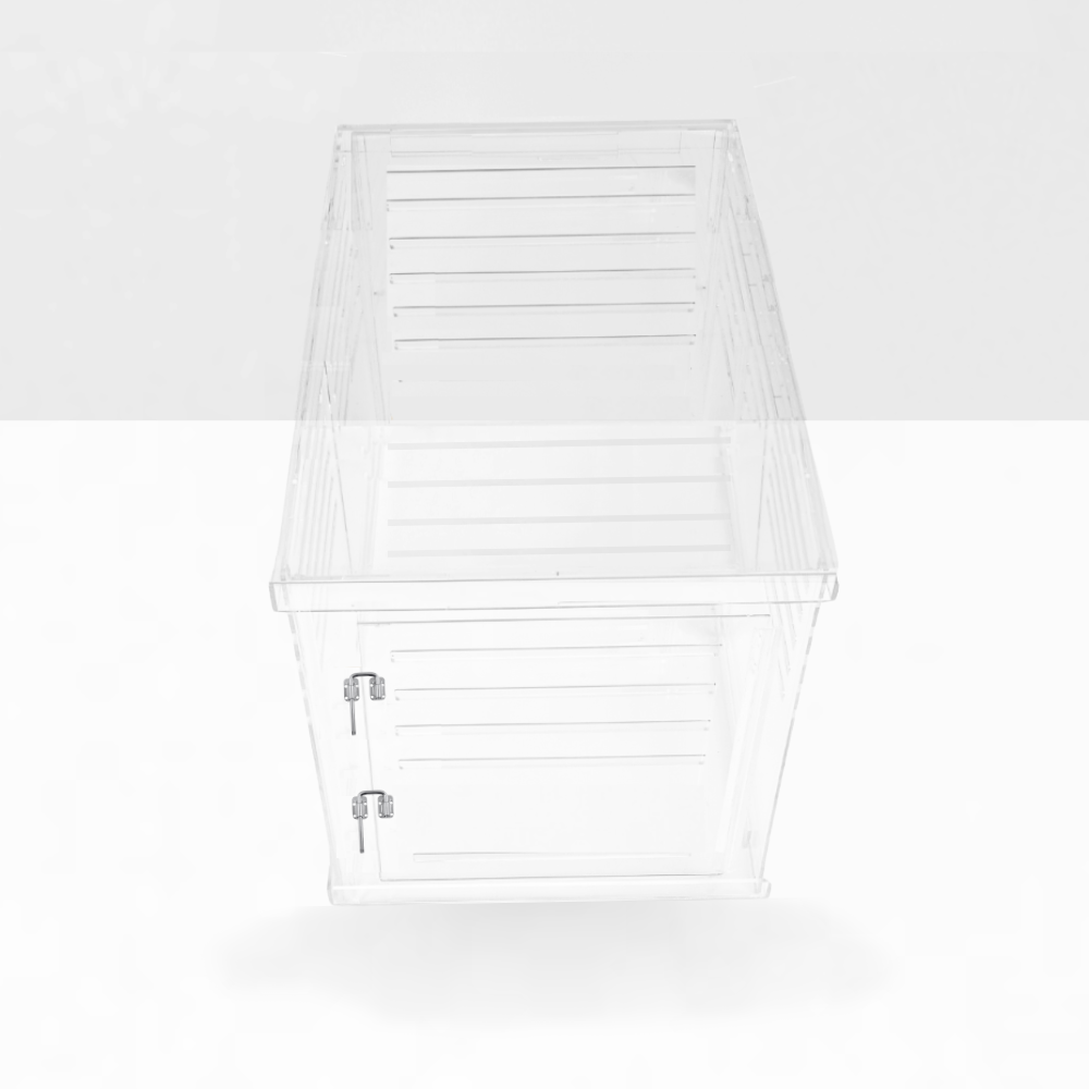 Medium Crate (Silver Latch)
