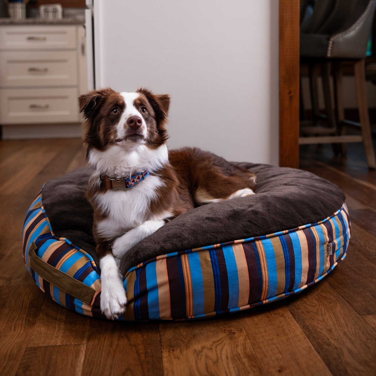 Round Stripe Pet Bed with Fur